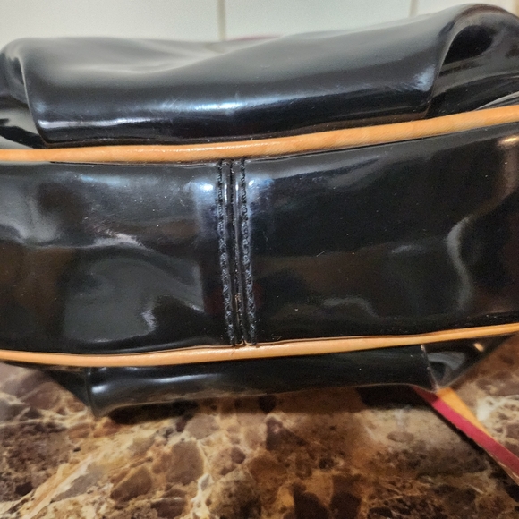 Dooney & Bourke Patent Leather Crossbody Bag EUC - Picture 15 of 16